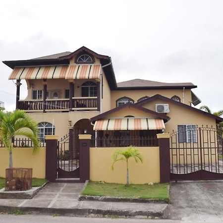 Rhyne Park Inn Montego Bay Exterior photo