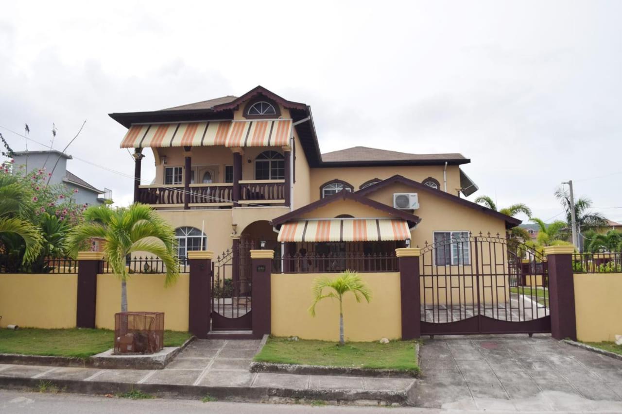 Rhyne Park Inn Montego Bay Exterior photo